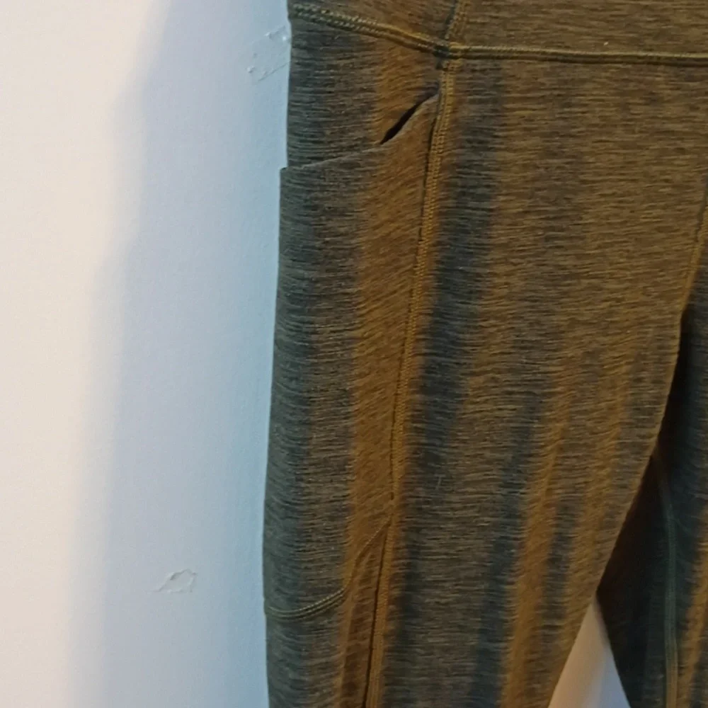 Victoria's Secret Dark Green Leggings - Picture 4 of 6